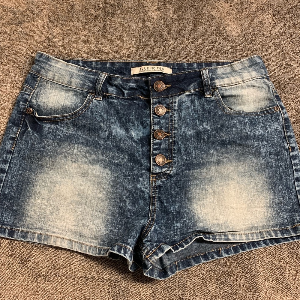 Woman’s shorts